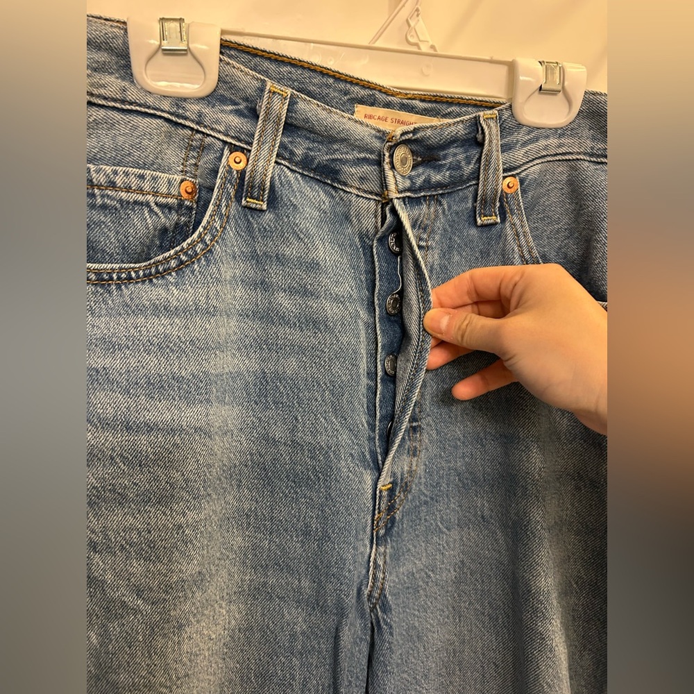 Like New Levi Ribcage High Rise Straight Jeans - Picture 5 of 11